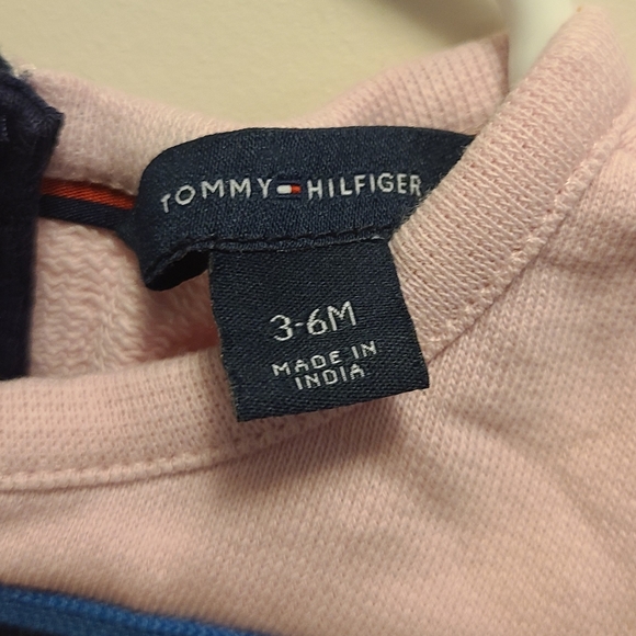 Tommy hilfiger pick jumpsuit, light pink with colored detail, size 3-6 months - Picture 3 of 3